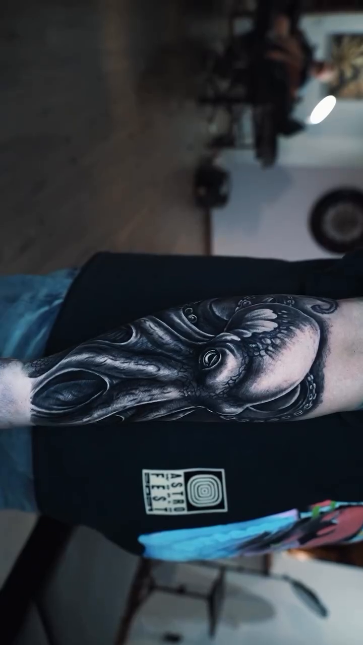 Tattoo by @or.lando.q — black_and_grey, illustrative