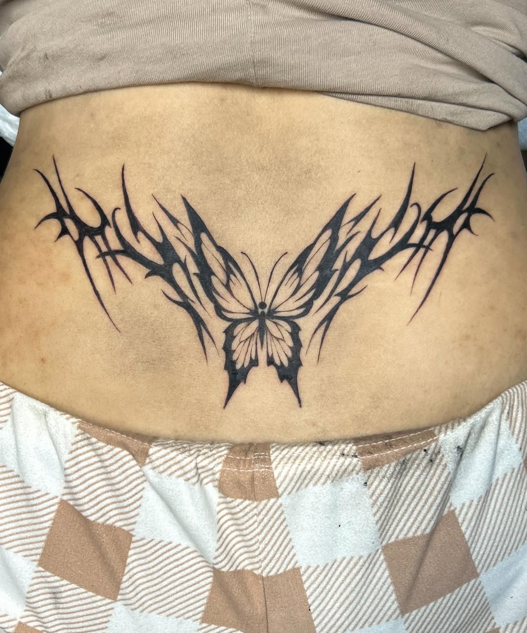 Tattoo by @kerostene — blackwork, fine_line