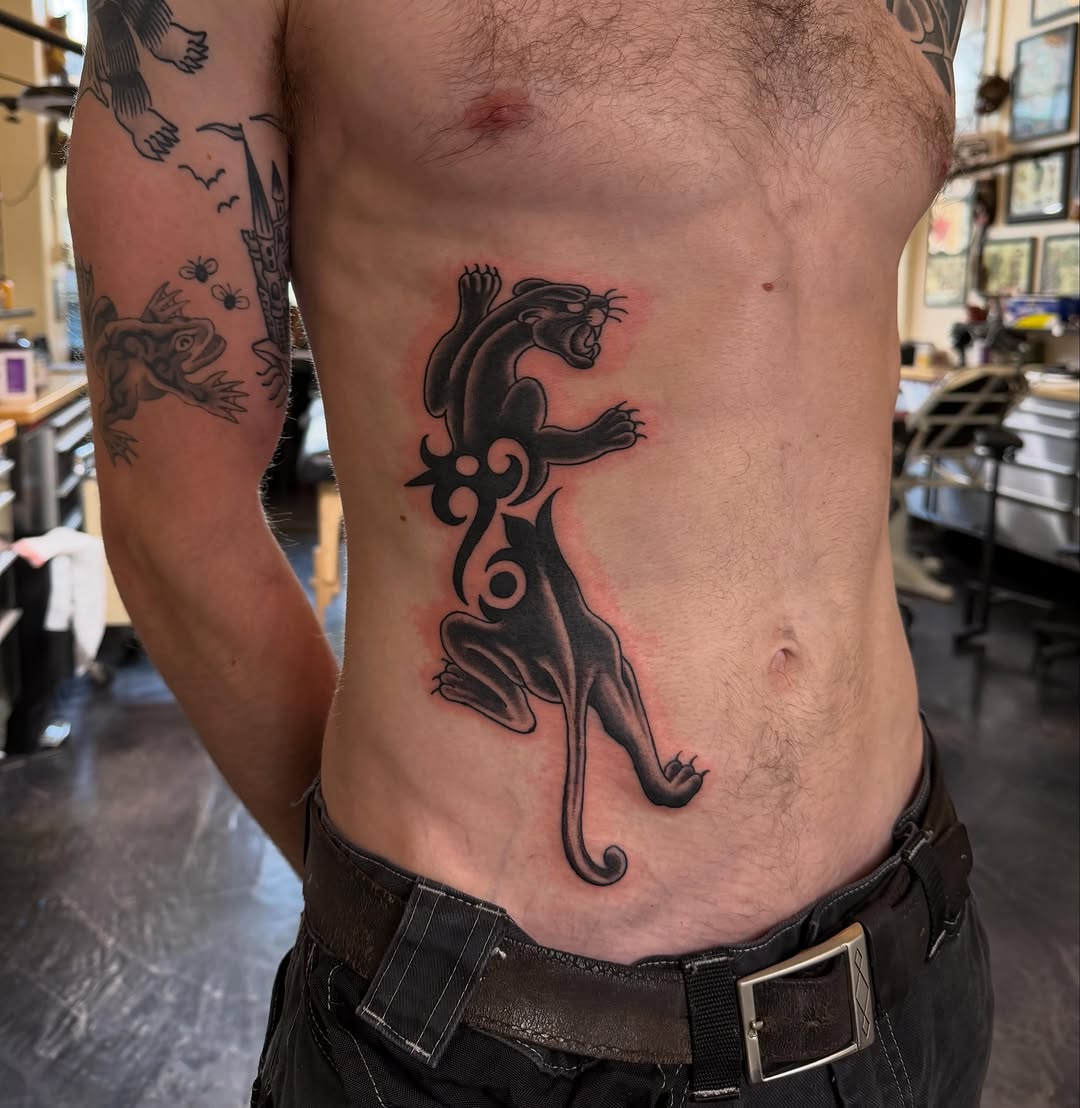 Tattoo by @tashavenola — blackwork, illustrative