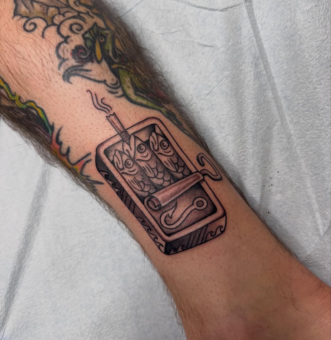 Tattoo by @tashavenola — illustrative, black_and_grey