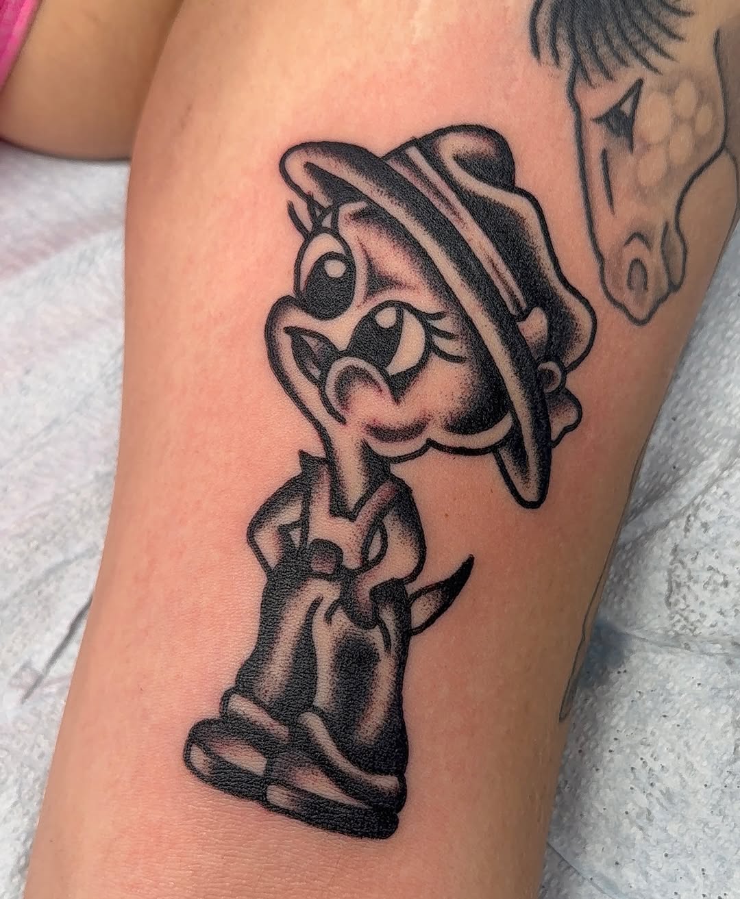 Tattoo by @vayiatattoos β american_traditional, illustrative