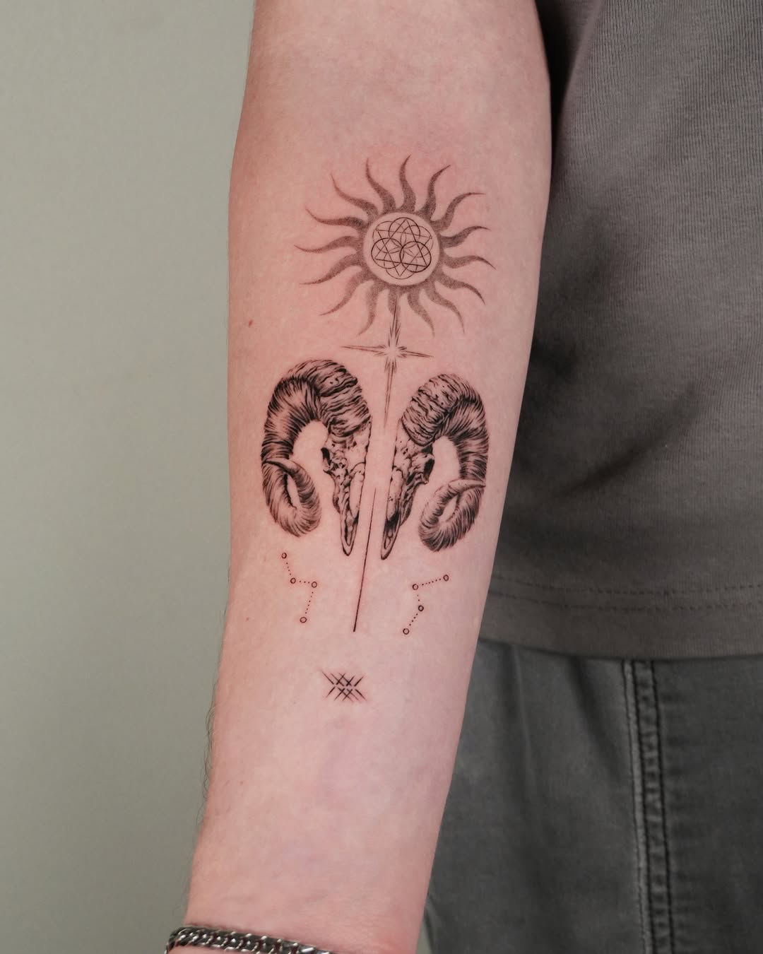 Tattoo by @ian.tattt — fine_line, geometric