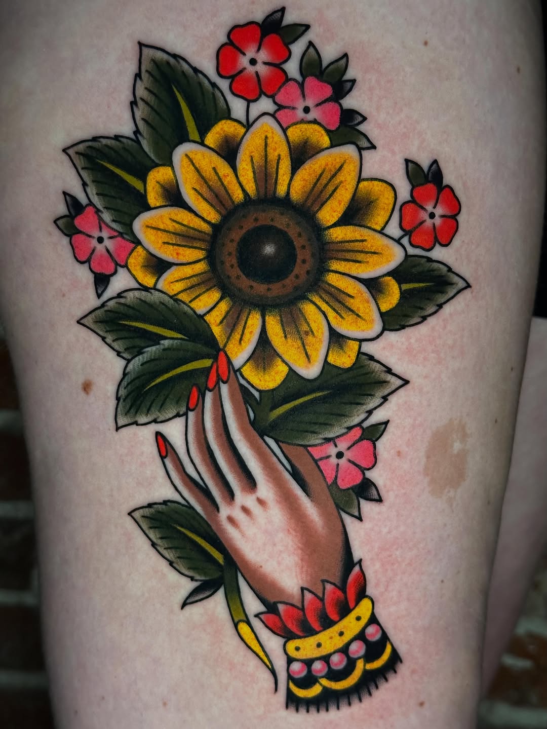 Tattoo by @alyssadaytattoos โ american_traditional