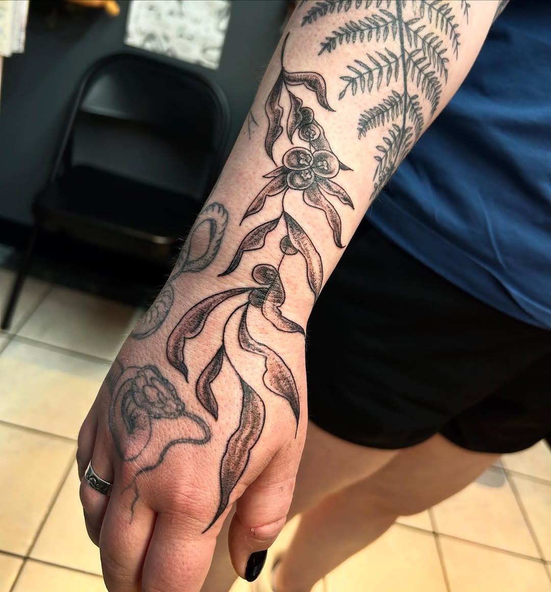 Tattoo by @maddiedoestattoos — black_and_grey, fine_line