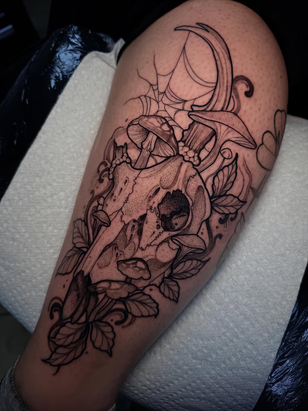 Tattoo by @cactihannah — black_and_grey