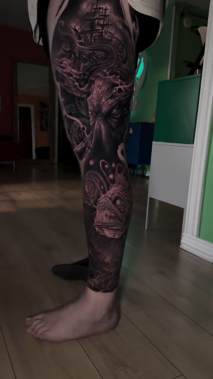 Tattoo by @jleifeste_art — blackwork, illustrative