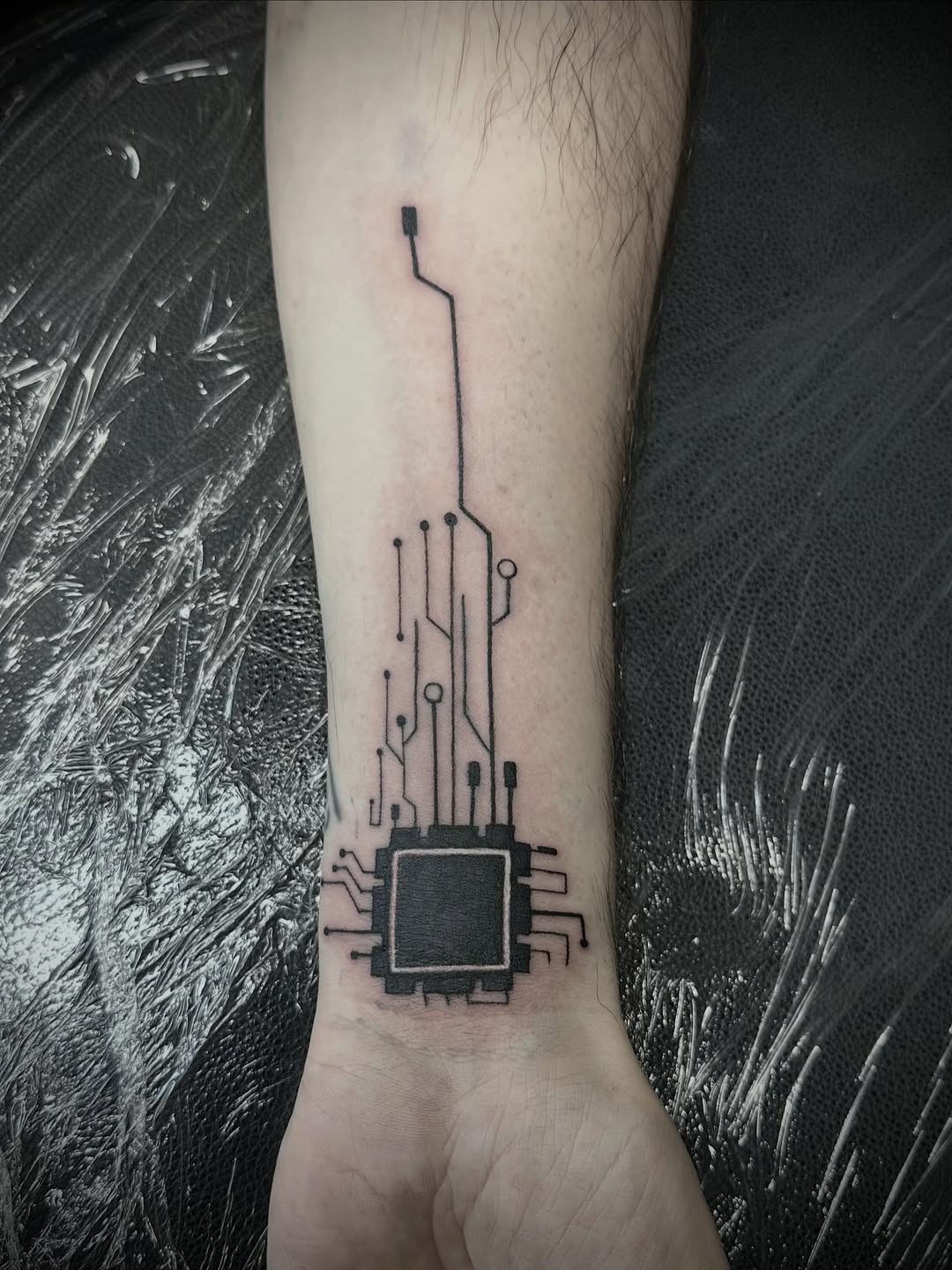Tattoo by @miastattoo2 — geometric