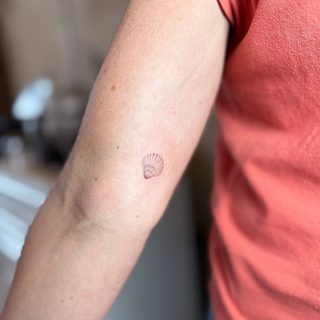Tattoo by @inkwithchristian — fine_line, minimalist