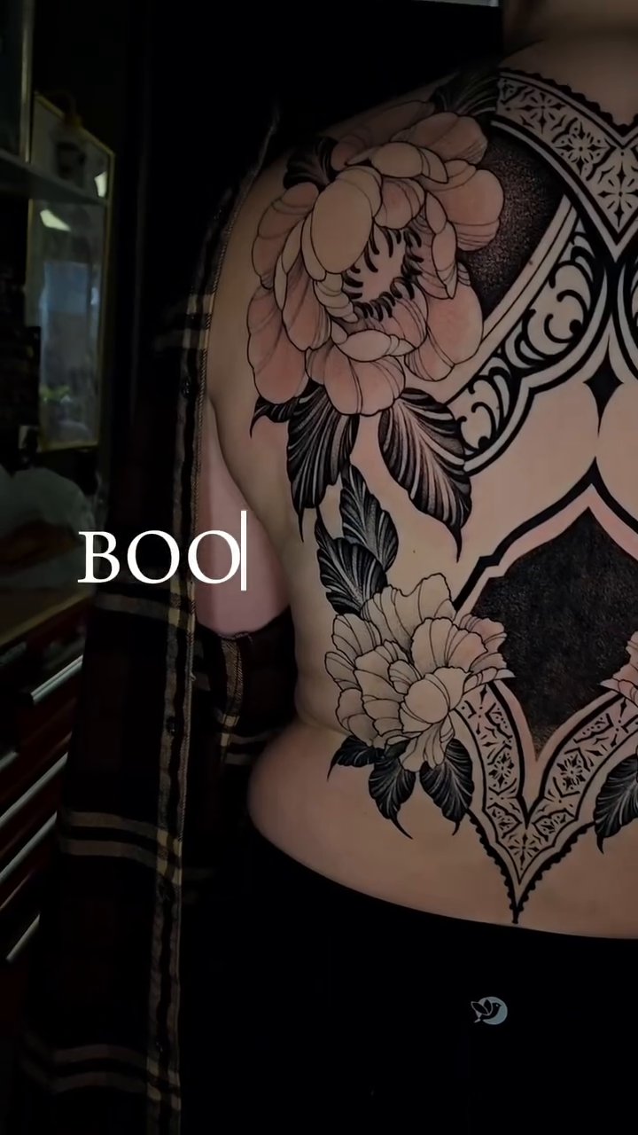 Tattoo by @glasswingtattoo โ japanese_irezumi, blackwork