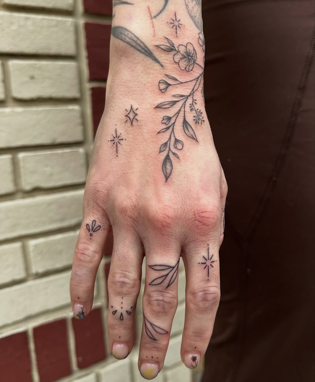 Tattoo by @lauren_delizza — fine_line, minimalist