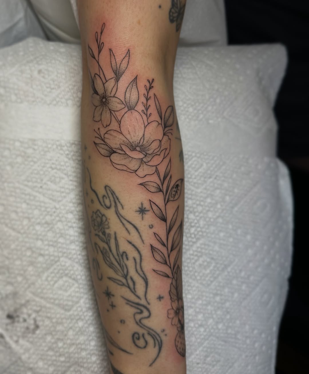 Tattoo by @lauren_delizza — fine_line, illustrative