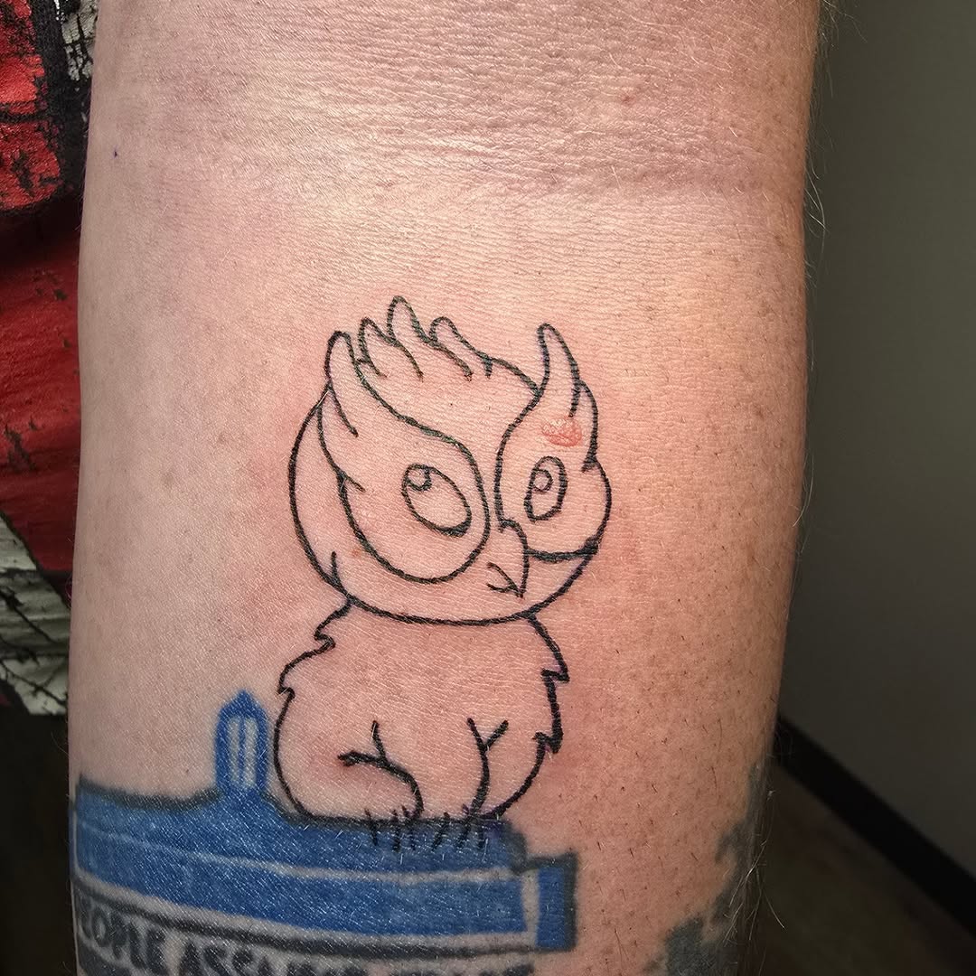 Tattoo by @pincurls_and_dragons — illustrative, sketch