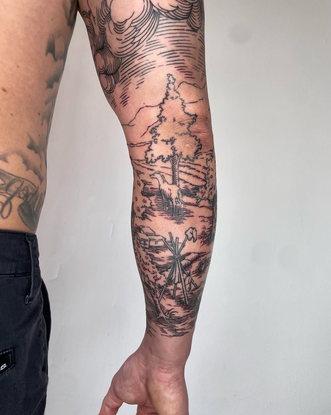 Tattoo by @5.5volt_tattoo — blackwork