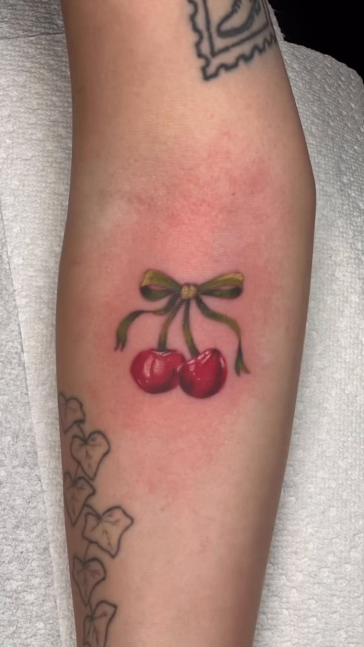 Tattoo by @nicolettemadlyne β neo_traditional