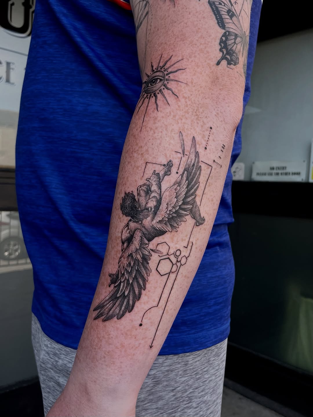 Tattoo by @doingadraw โ realism, geometric