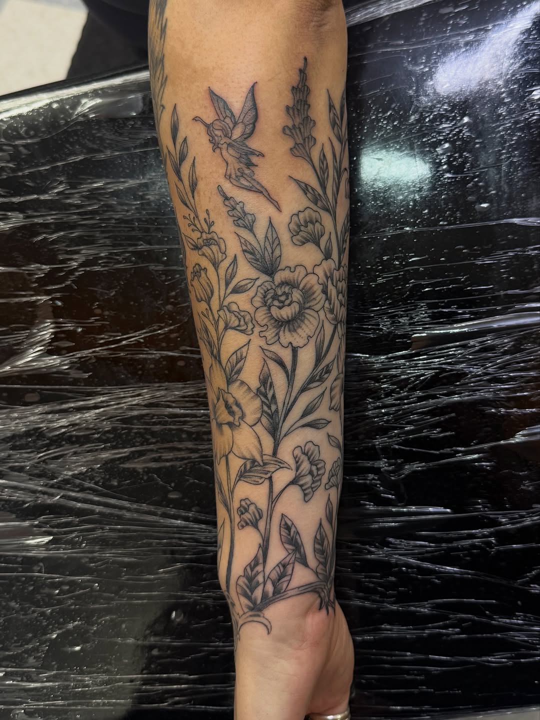 Tattoo by @mannytats — illustrative, fine_line