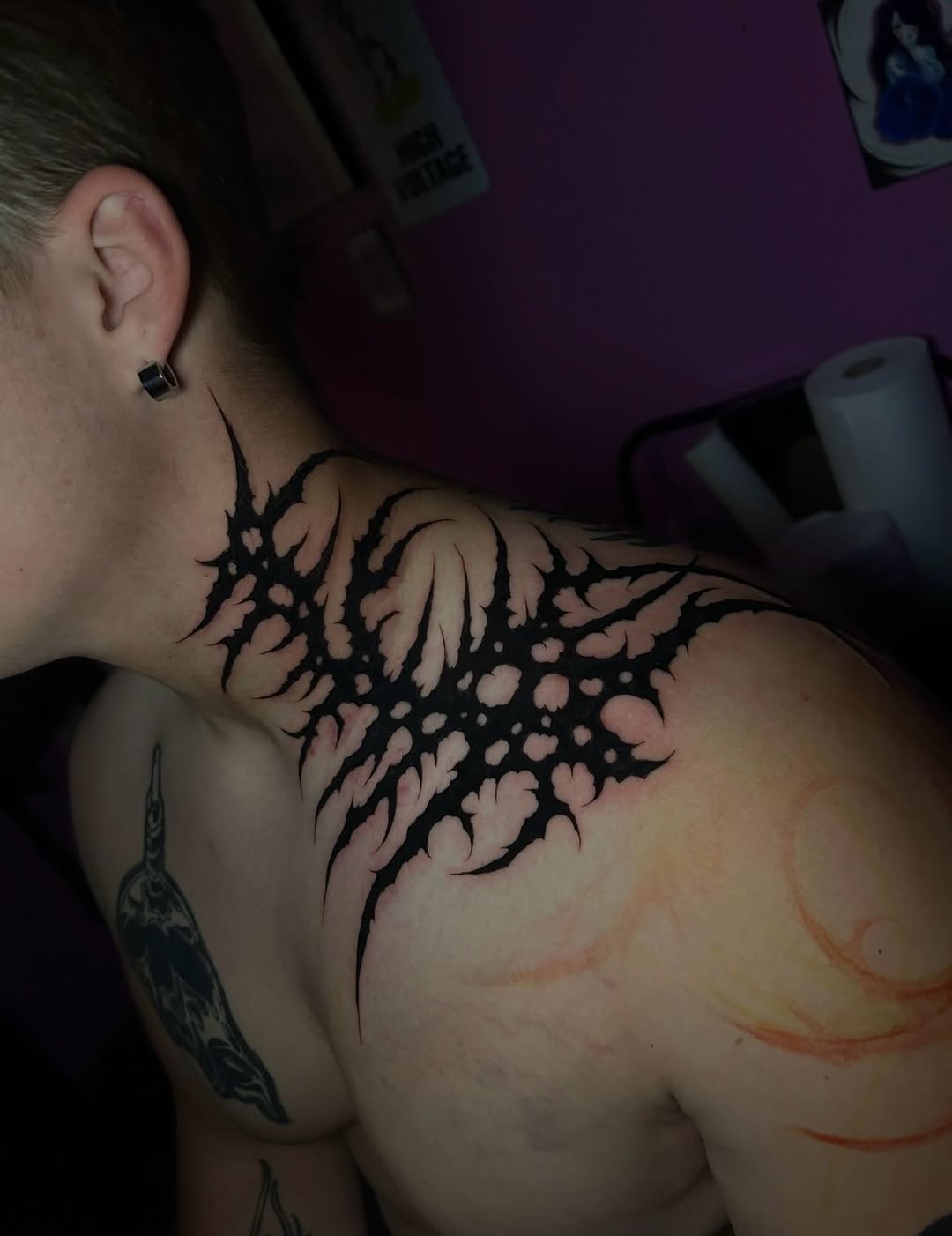 Tattoo by @heav3ntatts — blackwork