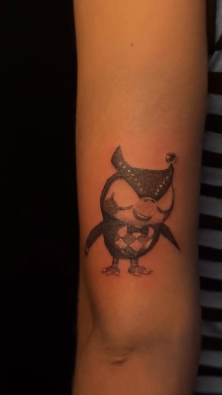 Tattoo by @dewduls โ illustrative, sketch