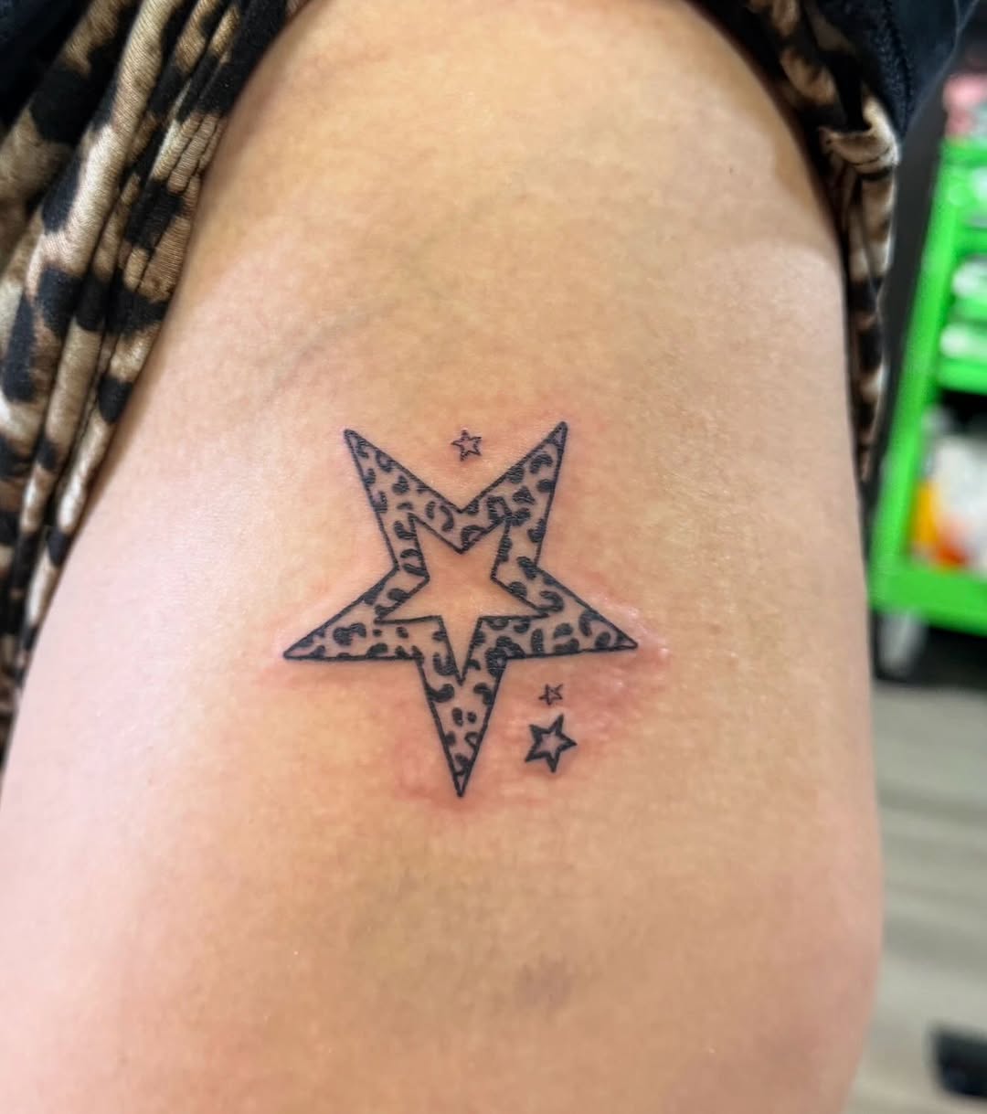 Tattoo by @sin_sidney_tatts — illustrative, fine_line
