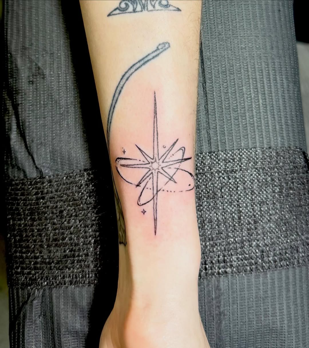 Tattoo by @sin_sidney_tatts — fine_line, illustrative