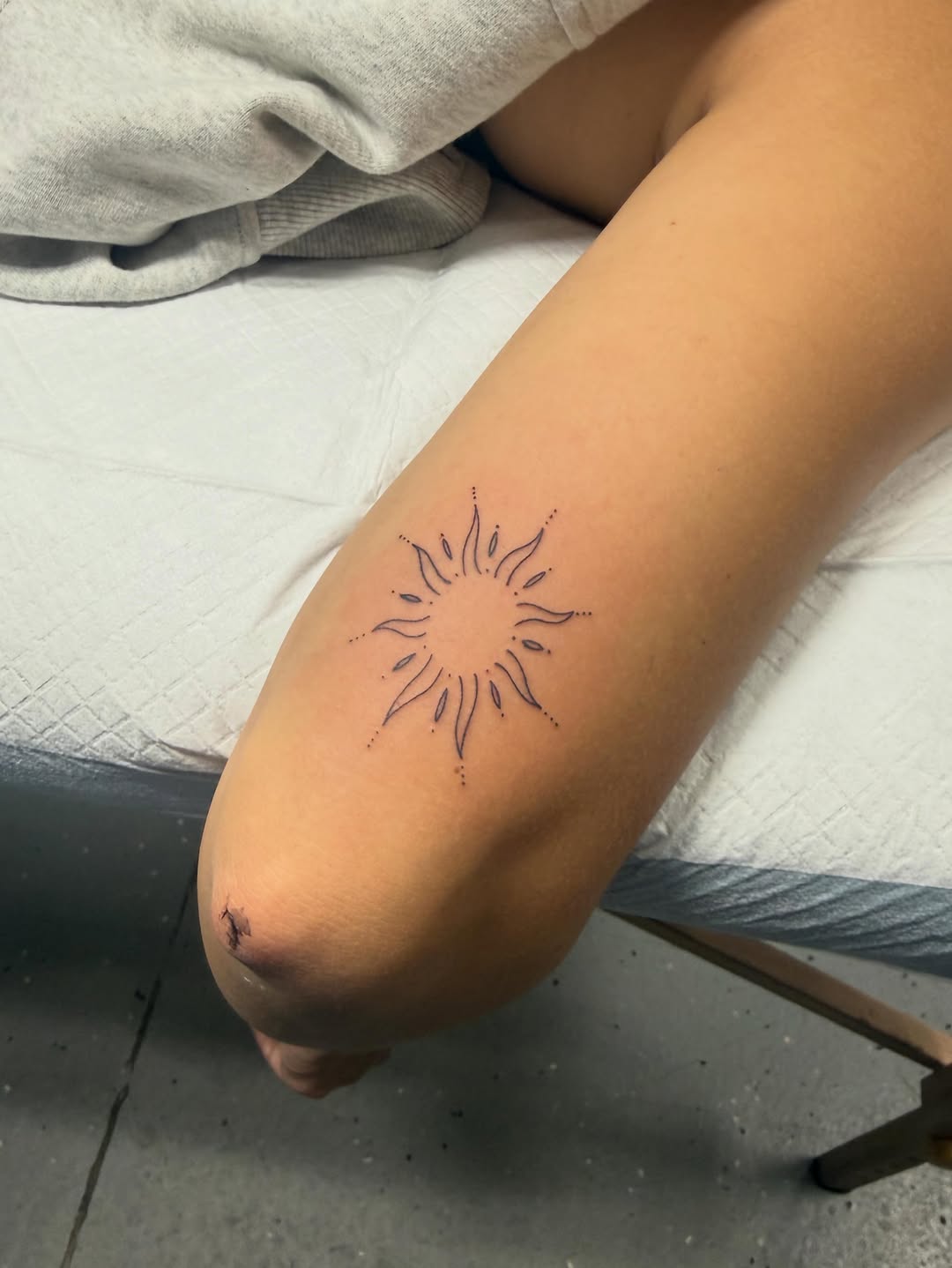 Tattoo by @jojoinkk โ fine_line, minimalist