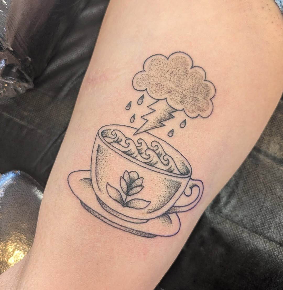 Tattoo by @beetlexbabe — dotwork