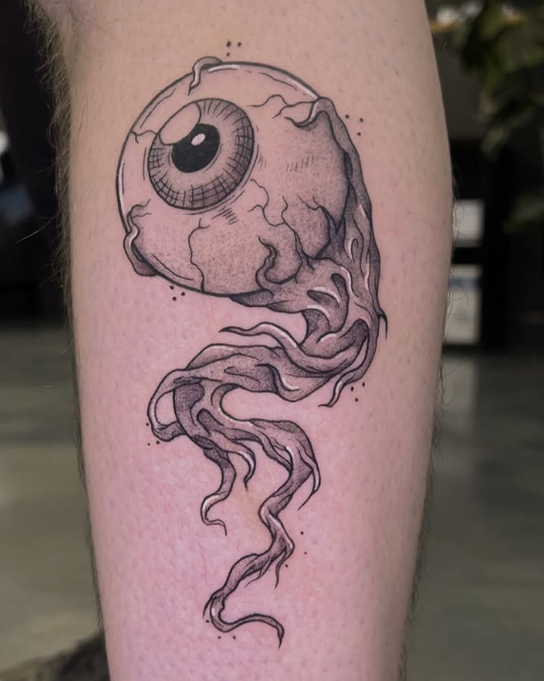 Tattoo by @legslietattoos_ — blackwork