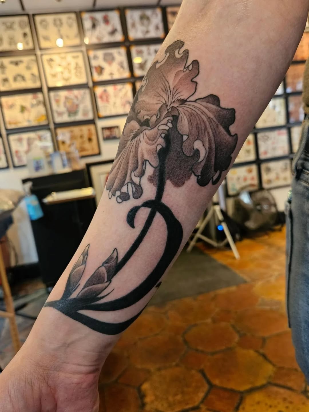 Tattoo by @neonmoonink — black_and_grey, realism