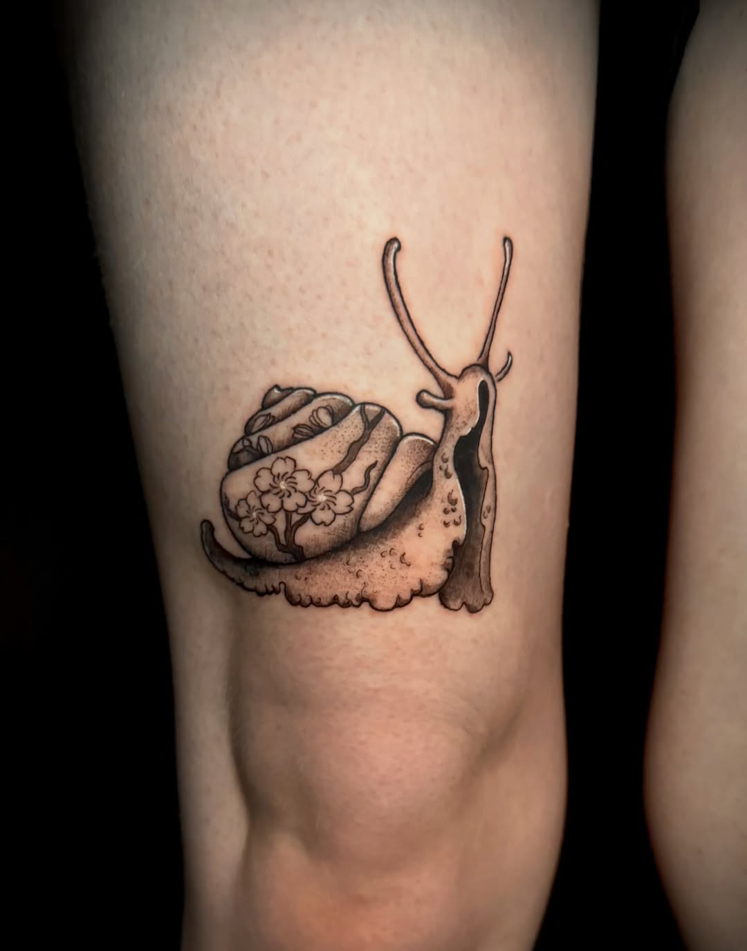 Tattoo by @ashesandthorns โ black_and_grey