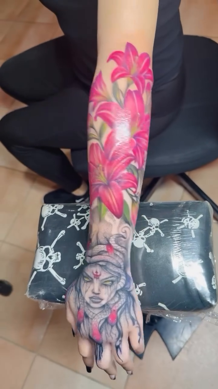 Tattoo by @torres_tattoos โ realism, fine_line