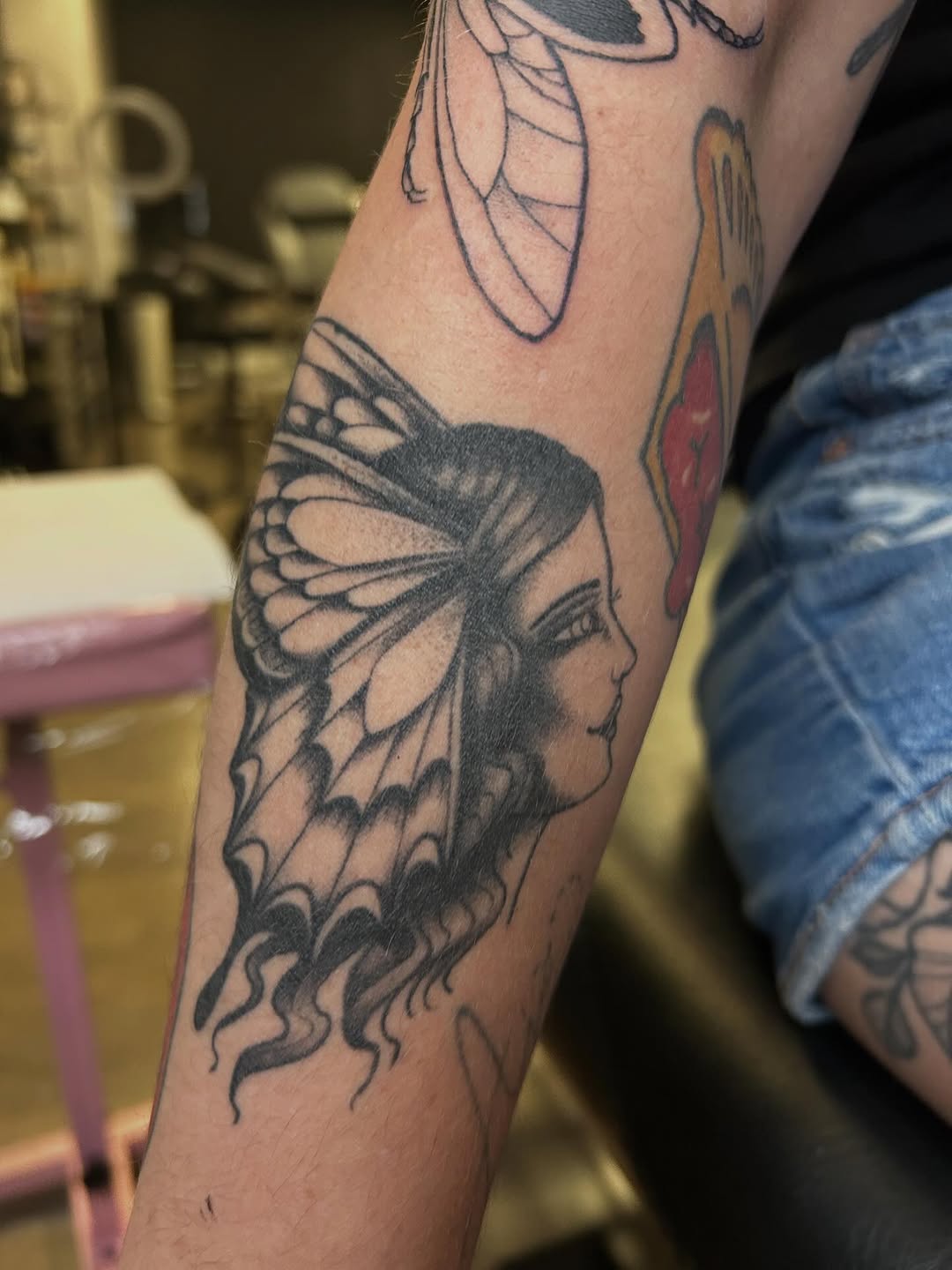 Tattoo by @nellycattattoos โ black_and_grey, illustrative
