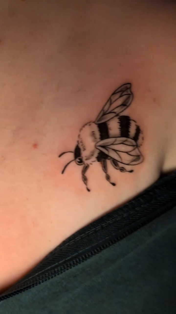 Tattoo by @maevemaniaart — fine_line
