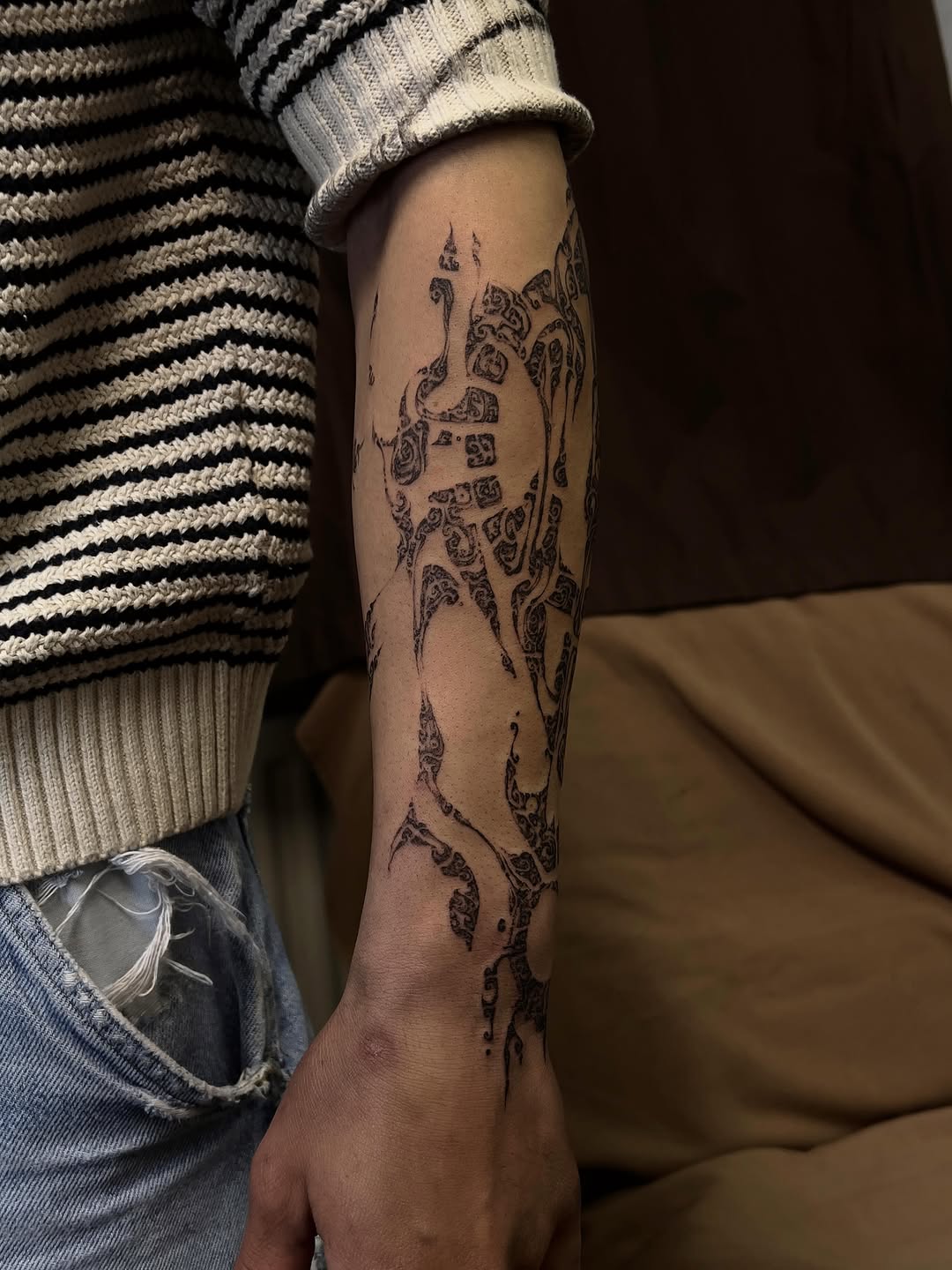 Tattoo by @orbritual โ blackwork, ornamental