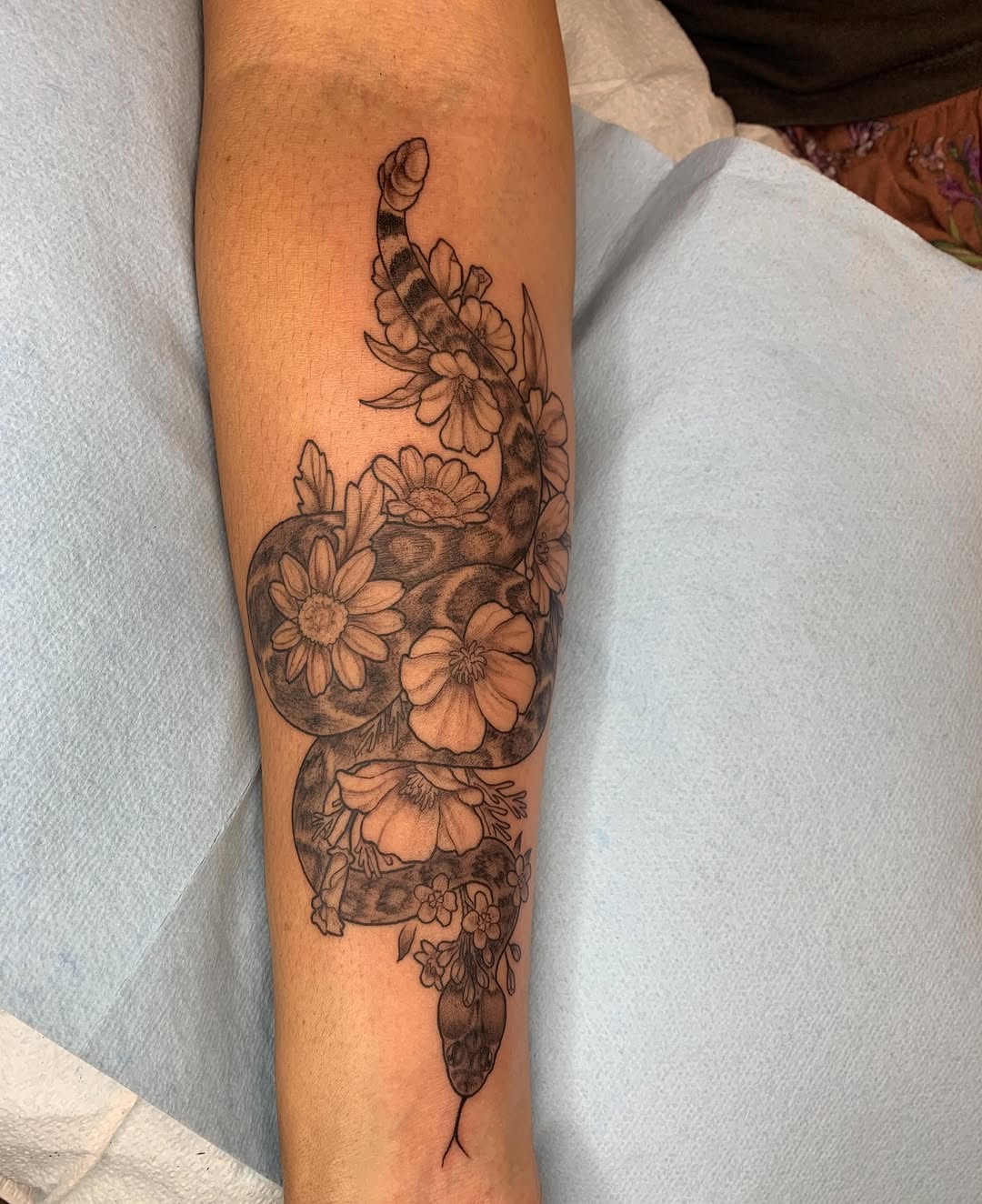 Tattoo by @kittyjonestattoo โ black_and_grey