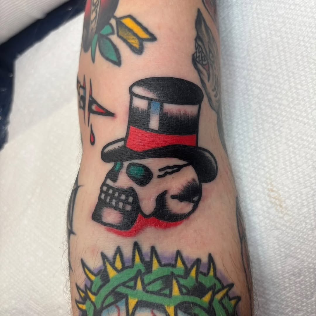 Tattoo by @mikeychestnuts — american_traditional
