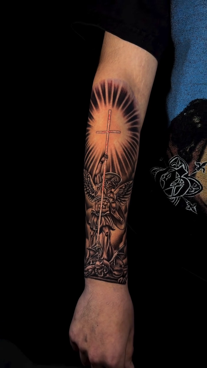 Tattoo by @aaron.tattoos — black_and_grey, realism