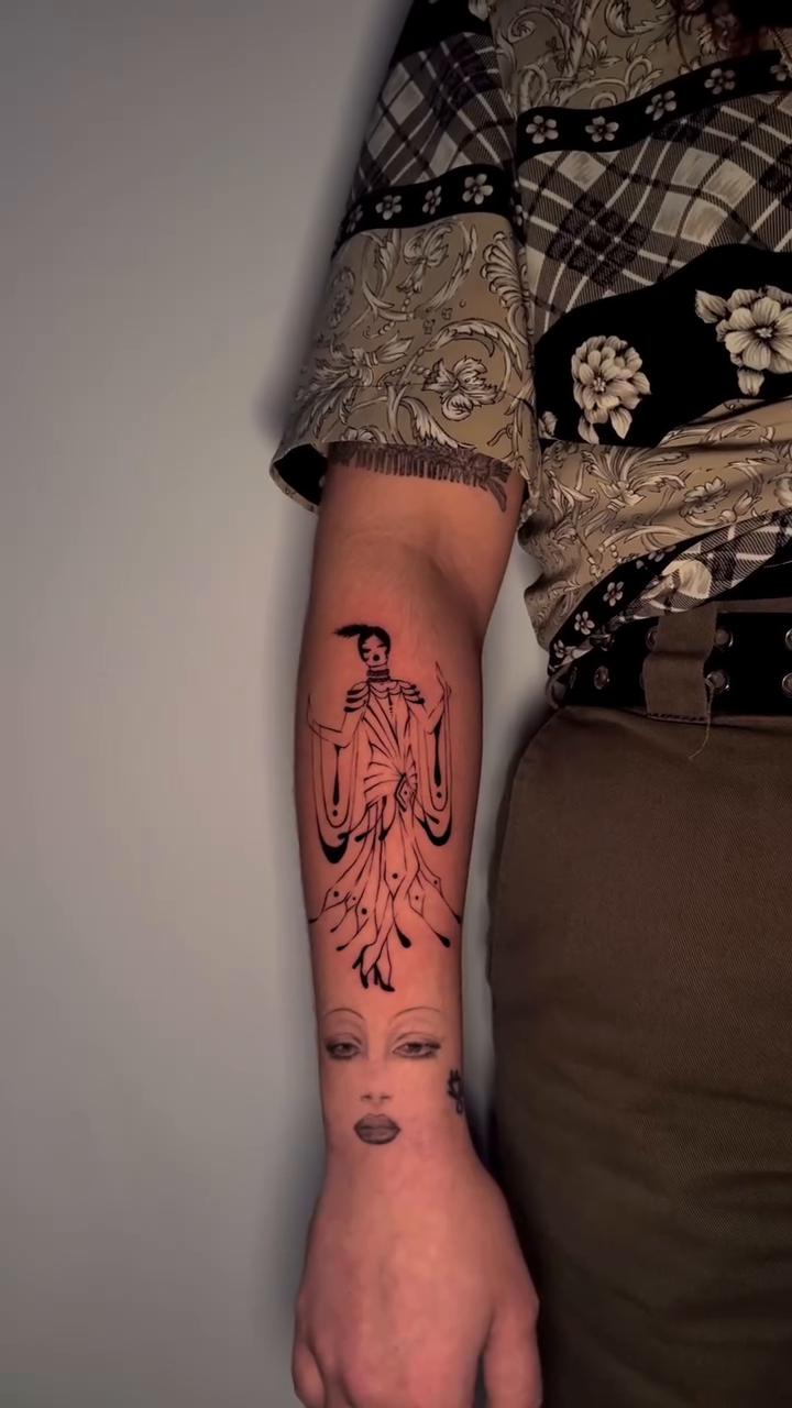 Tattoo by @meliasdolls — black_and_grey, realism