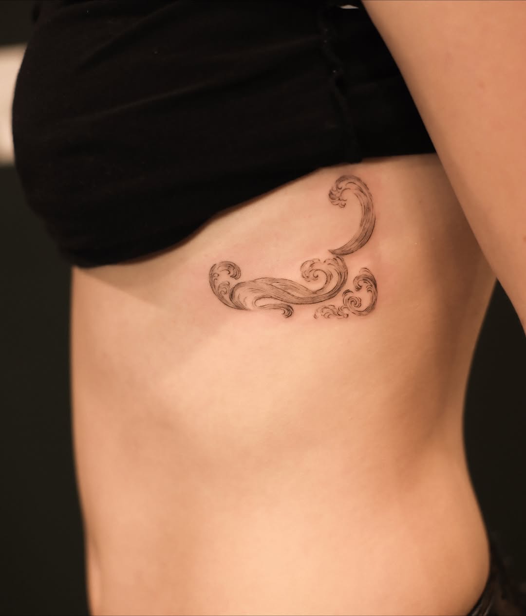 Tattoo by @snappy.dots — illustrative, fine_line