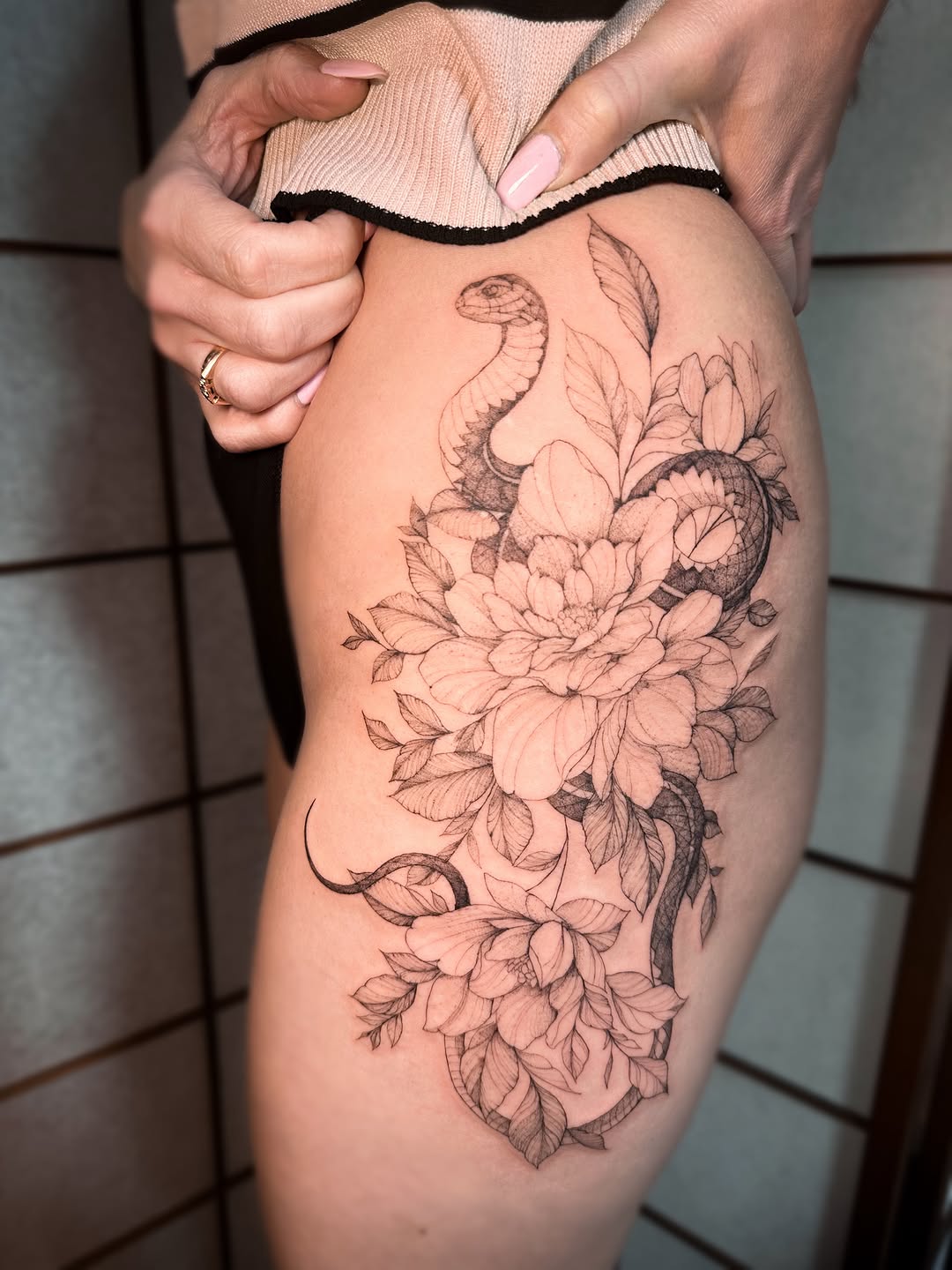 Tattoo by @milameowitattoo โ illustrative, black_and_grey