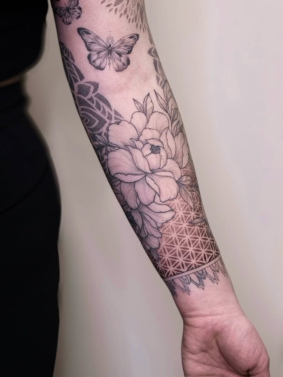 Tattoo by @ariana_tattooing — blackwork