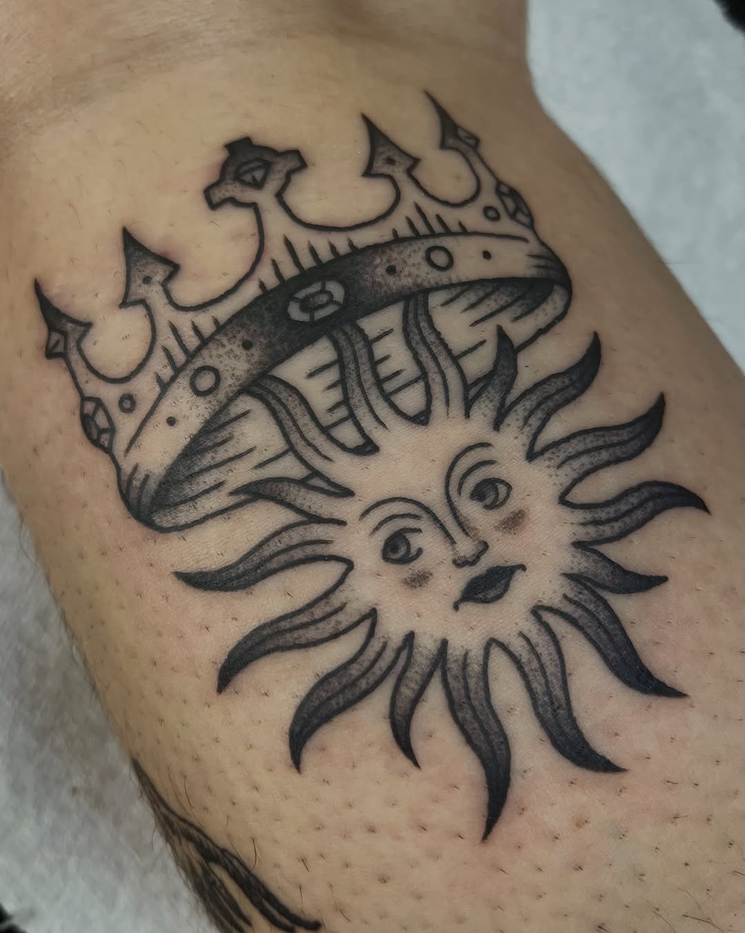 Tattoo by @ratbabytattoos โ american_traditional