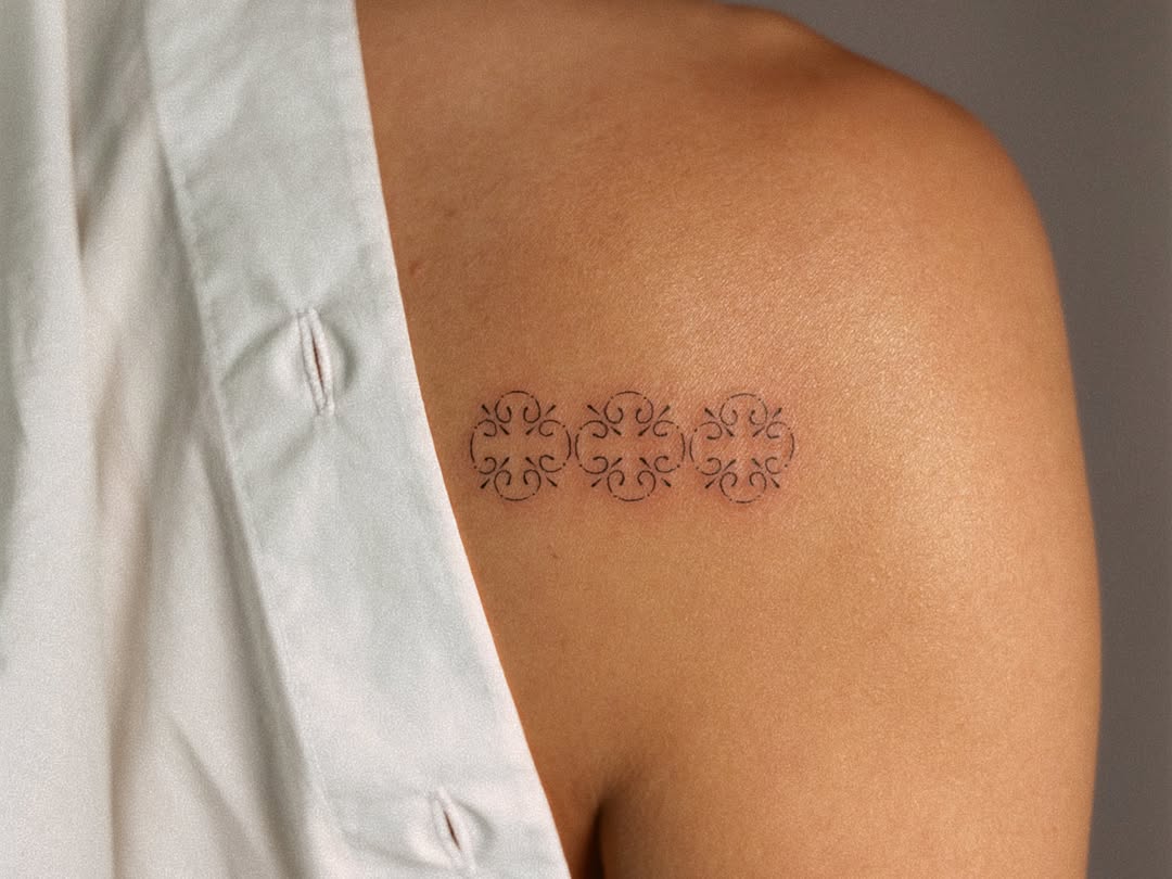 Tattoo by @yuli_tattoos β fine_line, ornamental