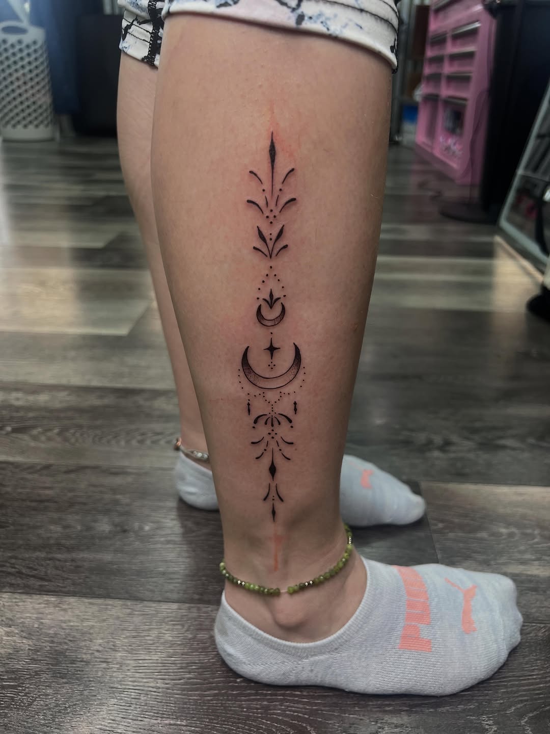 Tattoo by @cash_monii_tattoos — fine_line, geometric