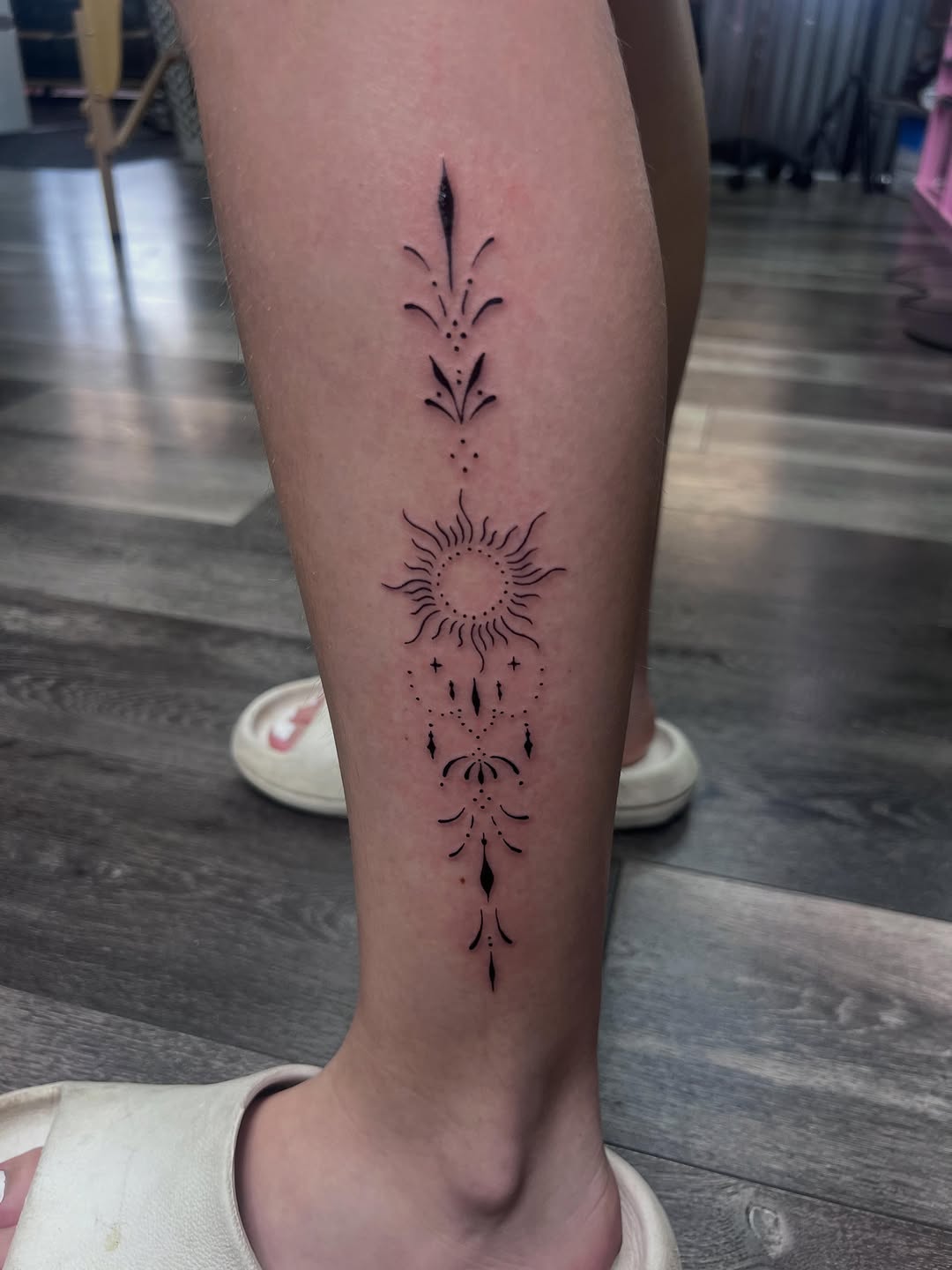 Tattoo by @cash_monii_tattoos — fine_line, geometric