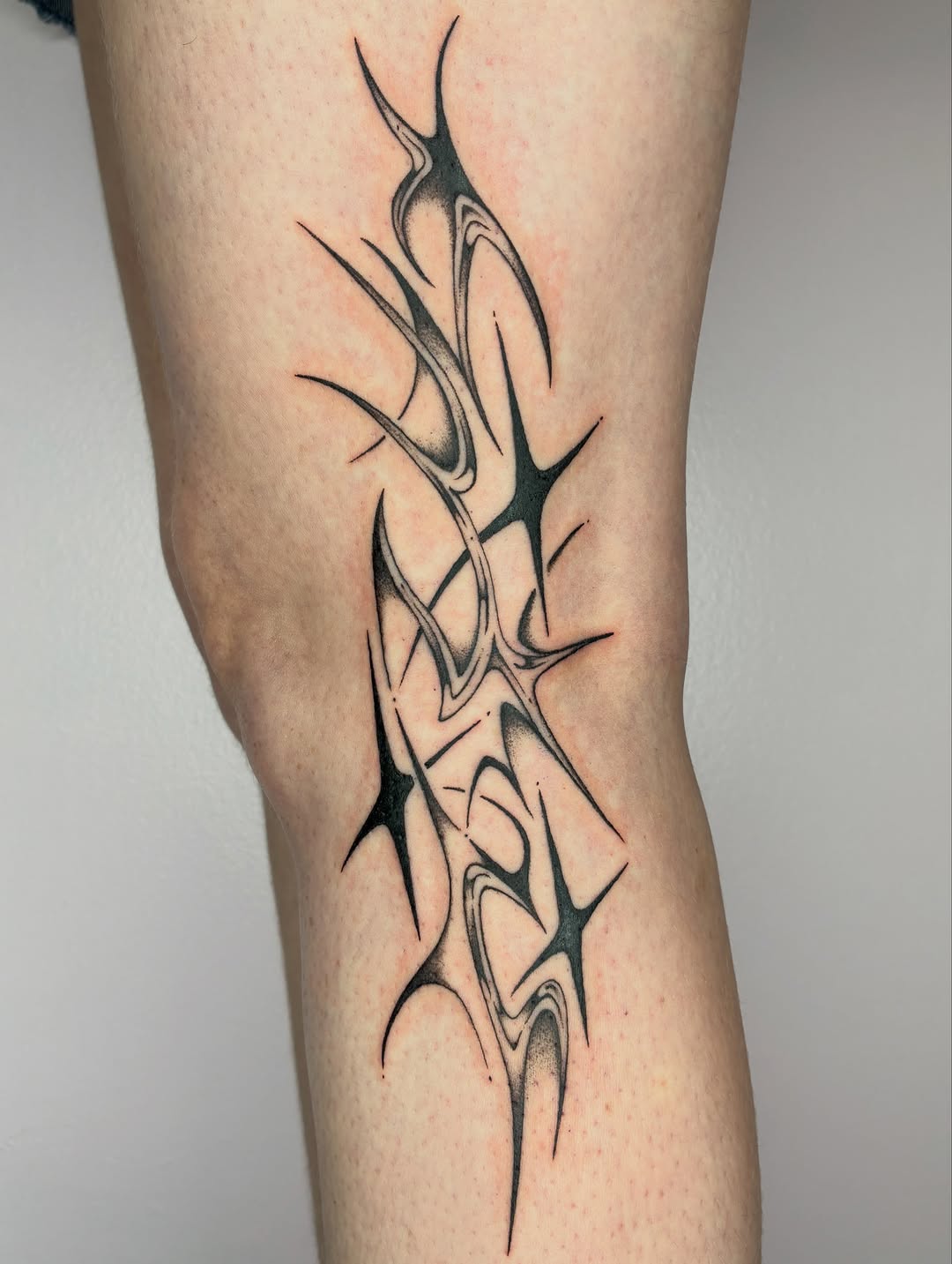 Tattoo by @sess_world β illustrative, geometric