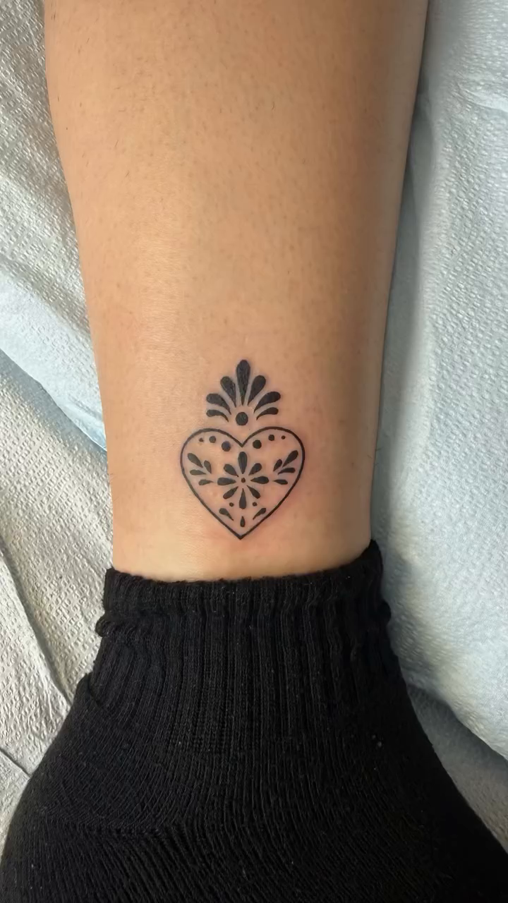 Tattoo by @mousetattoo โ fine_line, geometric