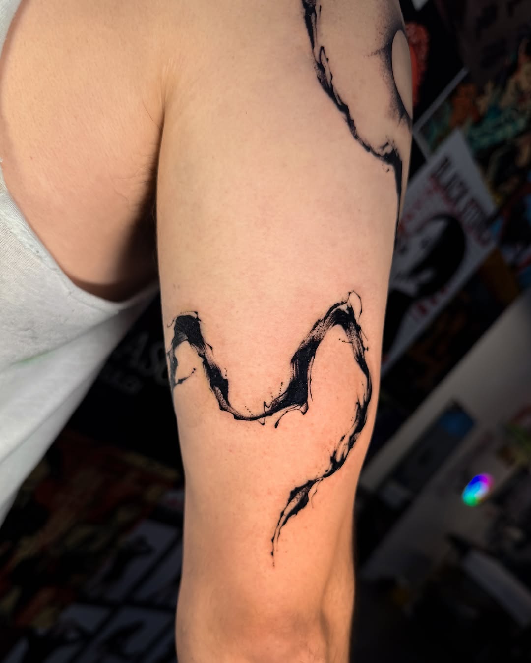 Tattoo by @wedbecutetattooed — blackwork, illustrative