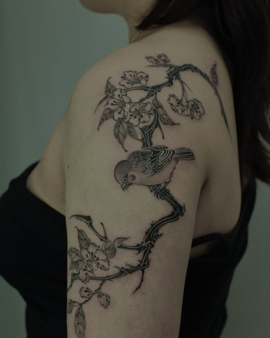 Tattoo by @xiaolun_tatt — japanese_irezumi, black_and_grey