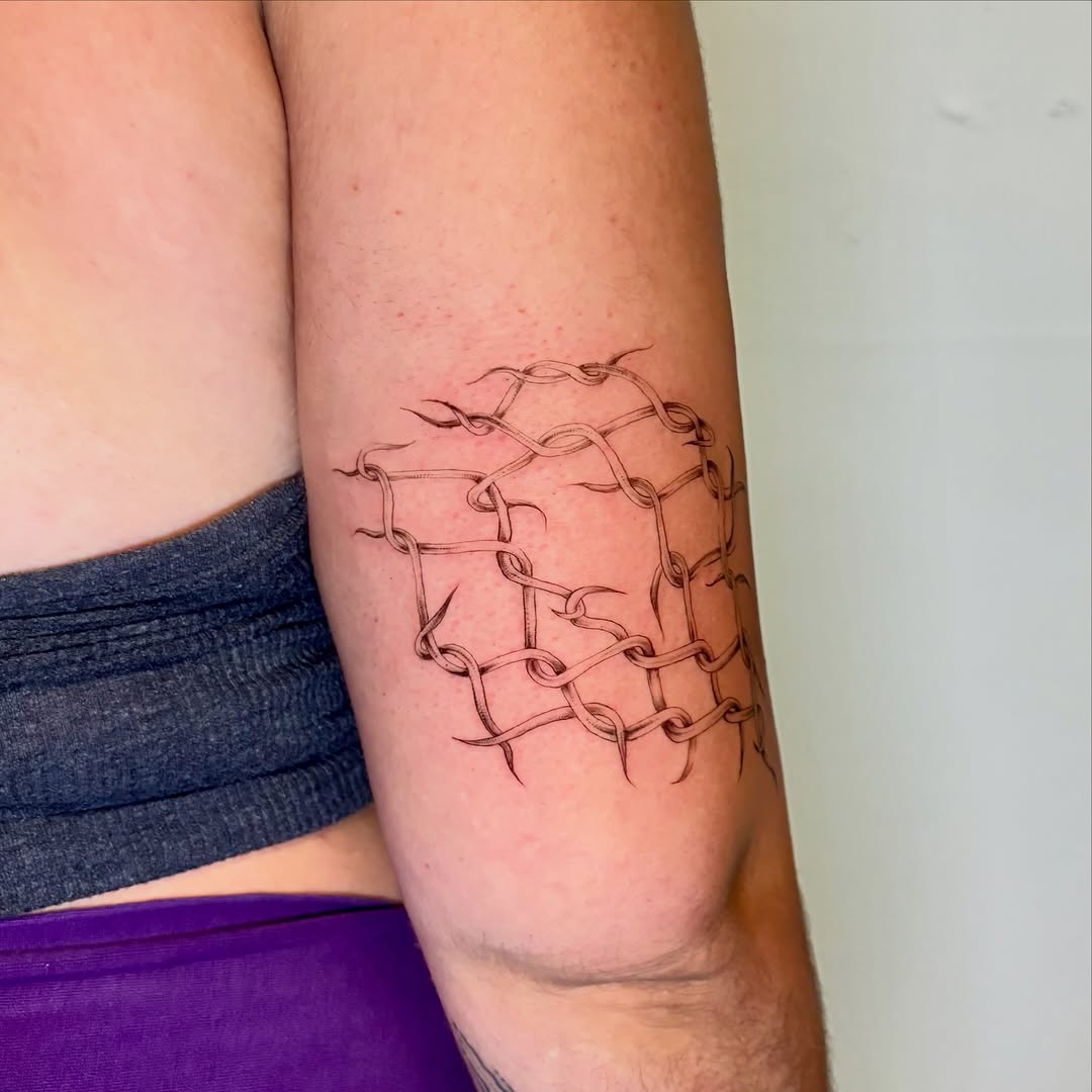 Tattoo by @jojorosetattoos — fine_line