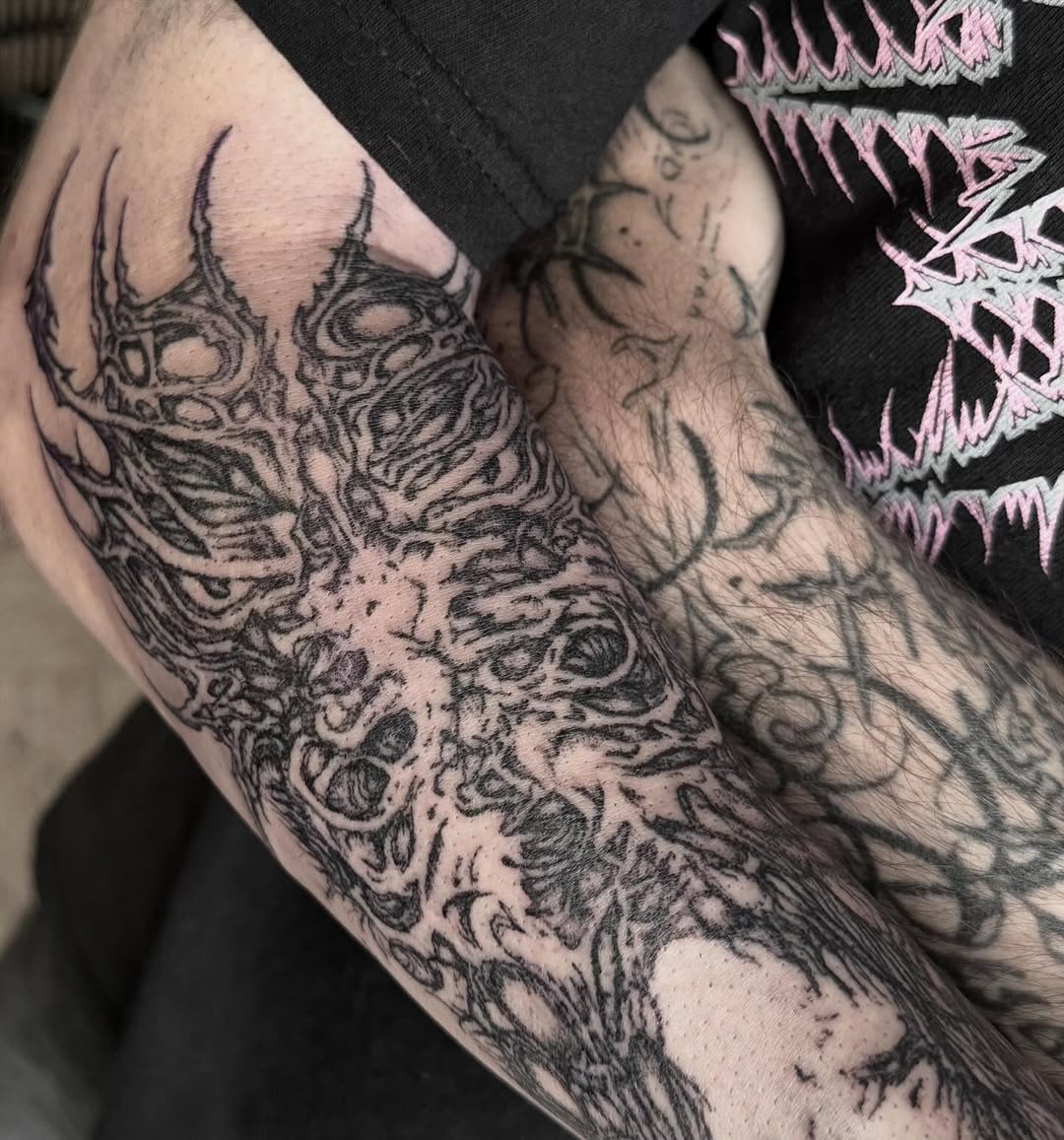 Tattoo by @sangresuciia — blackwork, dark_realism